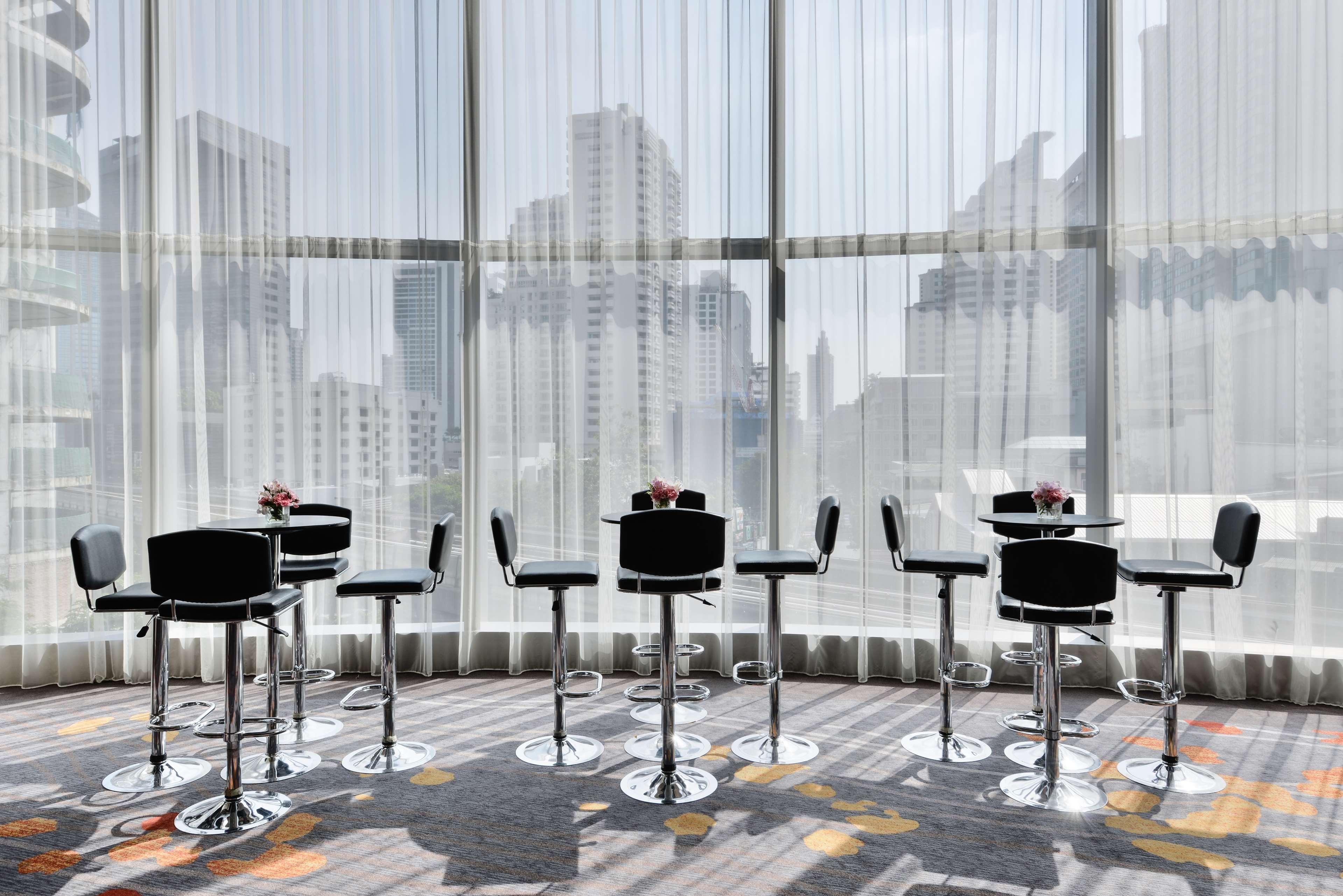 Radisson Blu Plaza Bangkok Hotel Exterior photo Bar stools