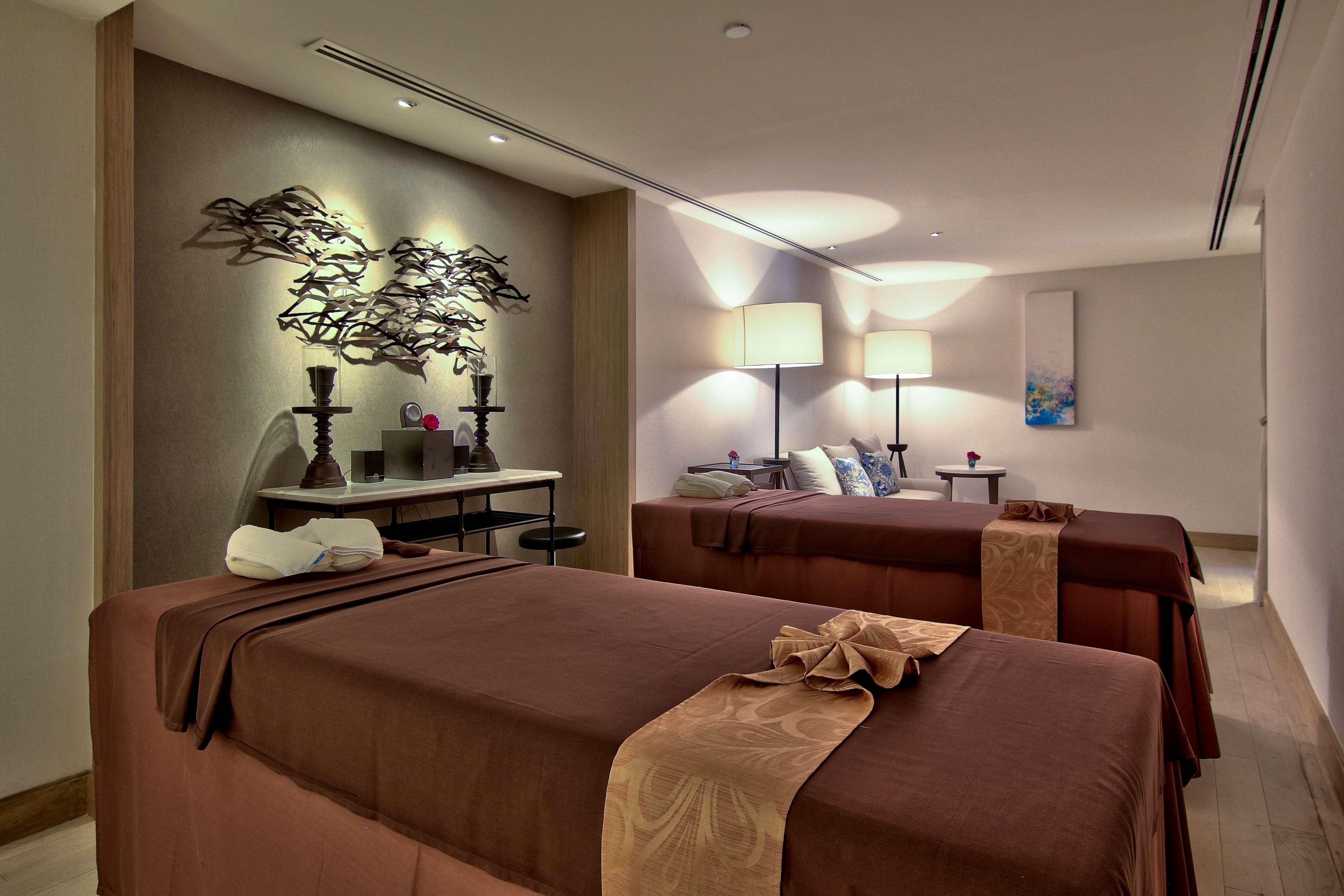 Radisson Blu Plaza Bangkok Hotel Exterior photo Spa treatment room