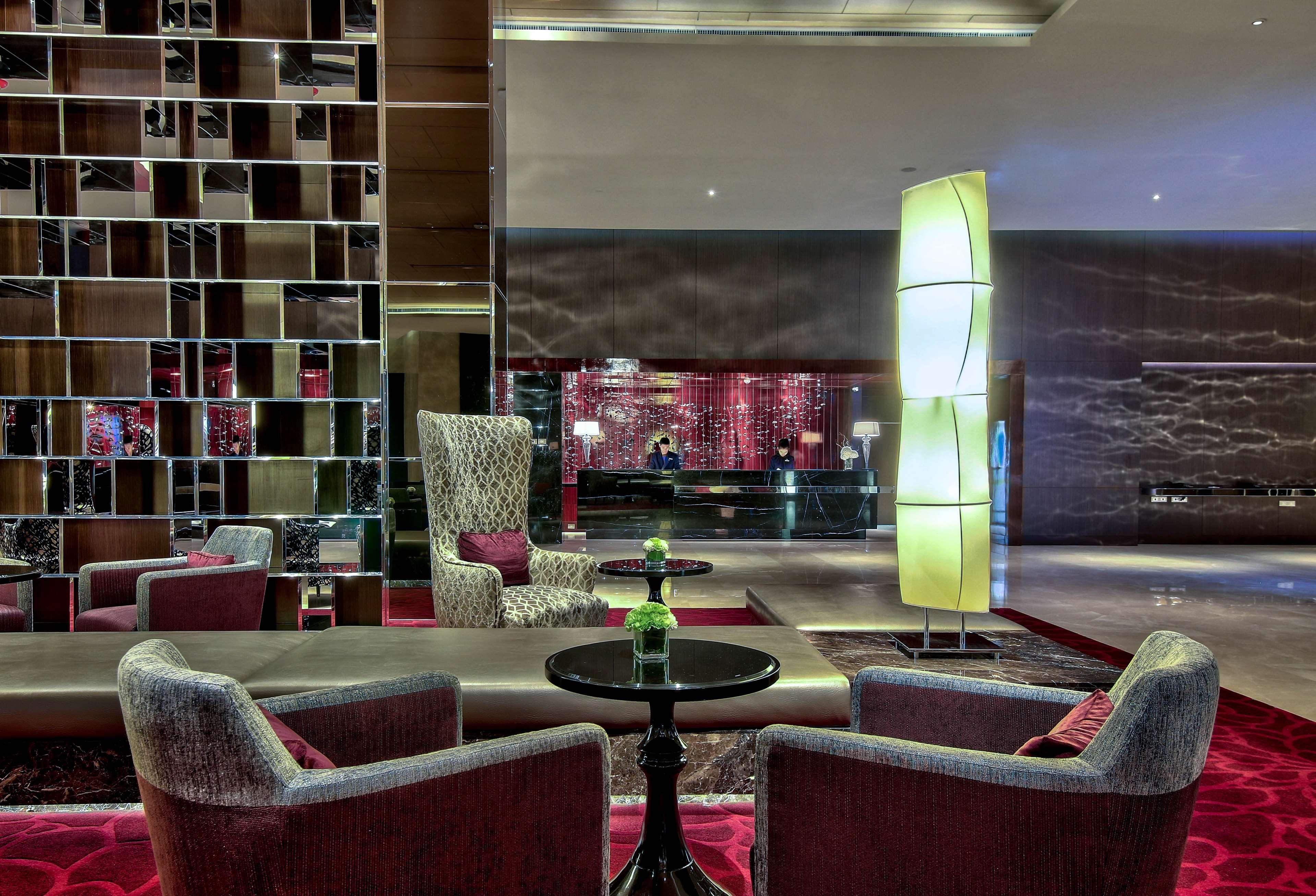 Radisson Blu Plaza Bangkok Hotel Exterior photo The lobby of the hotel