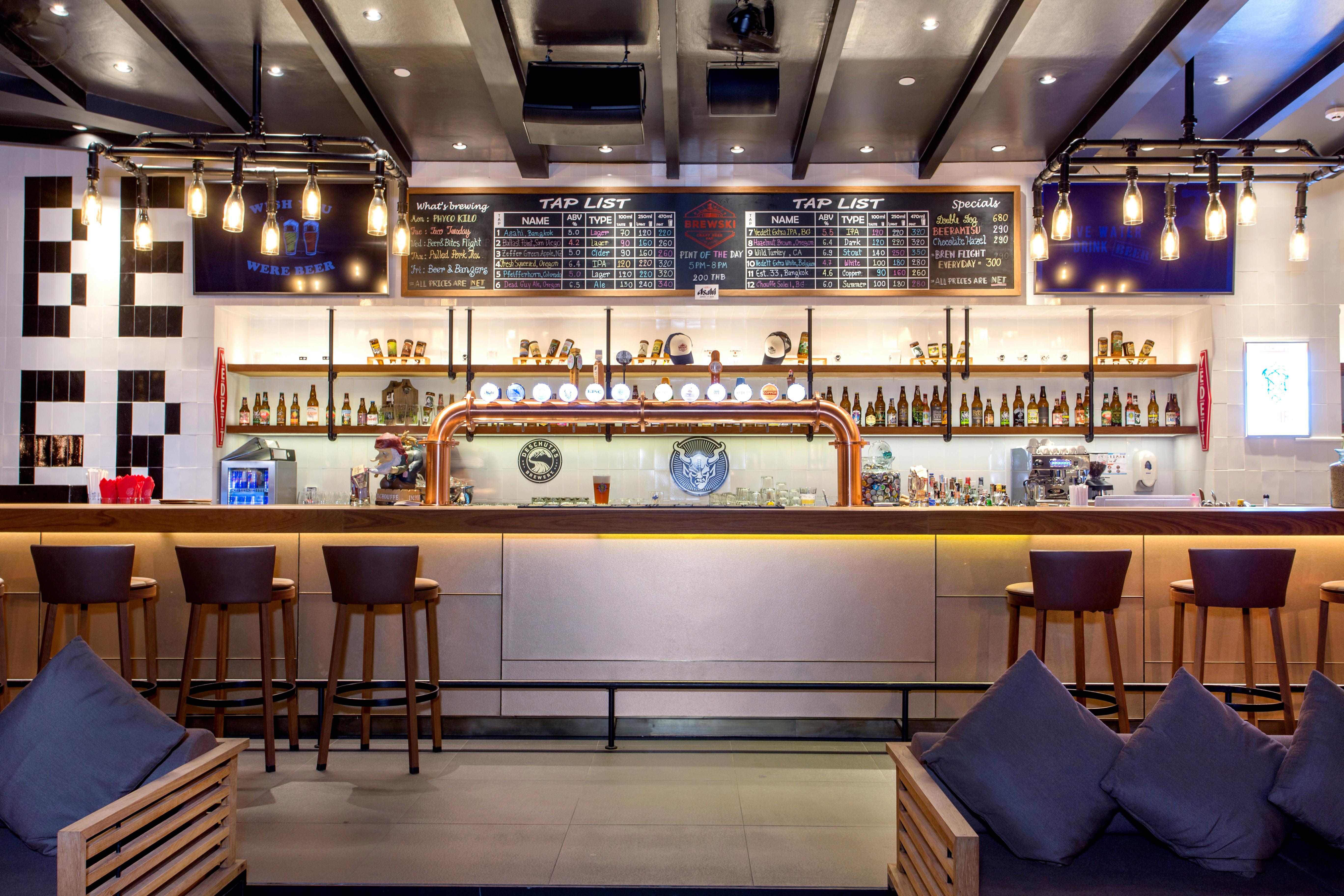 Radisson Blu Plaza Bangkok Hotel Exterior photo The bar at the 1905