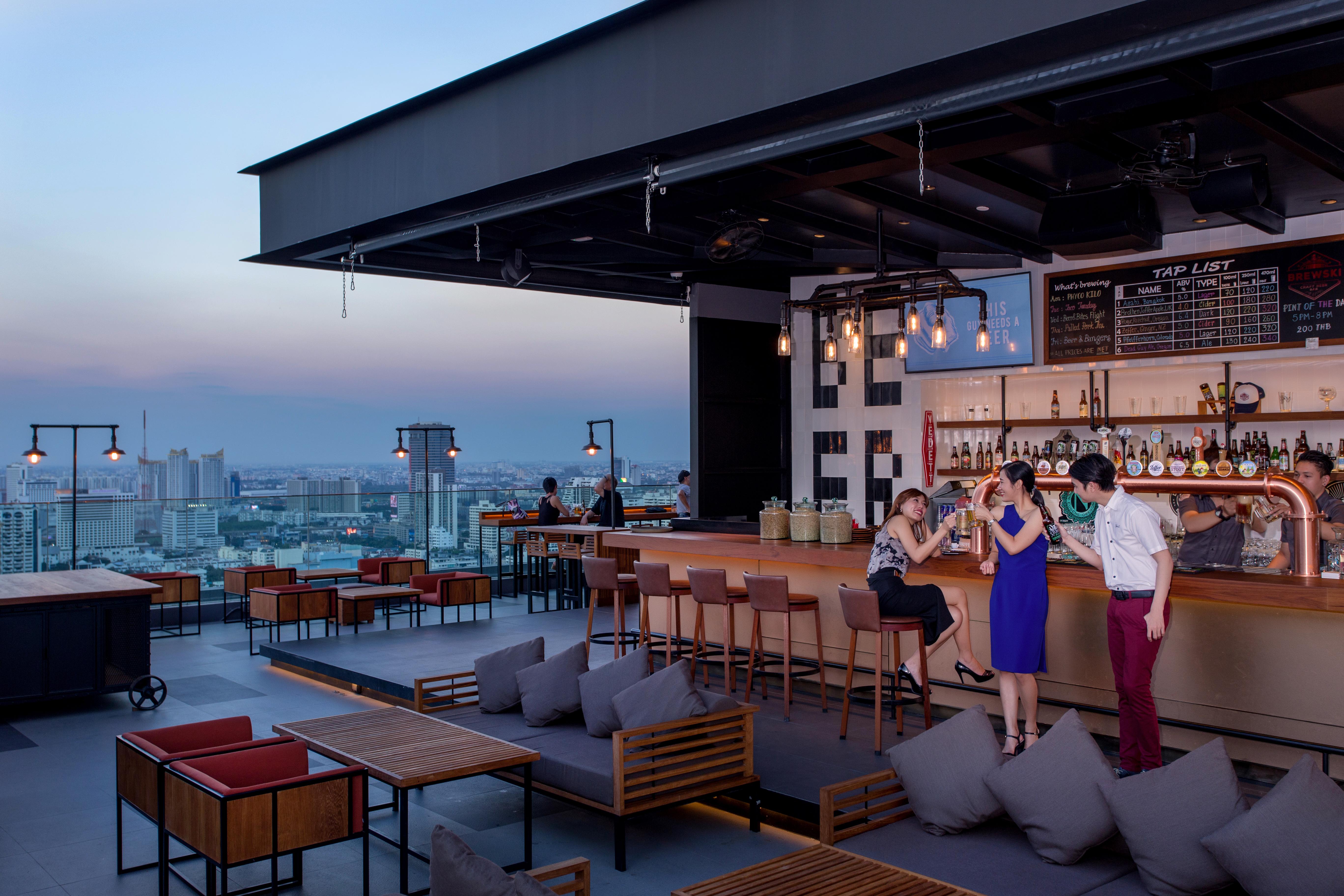 Radisson Blu Plaza Bangkok Hotel Exterior photo Sky Bar