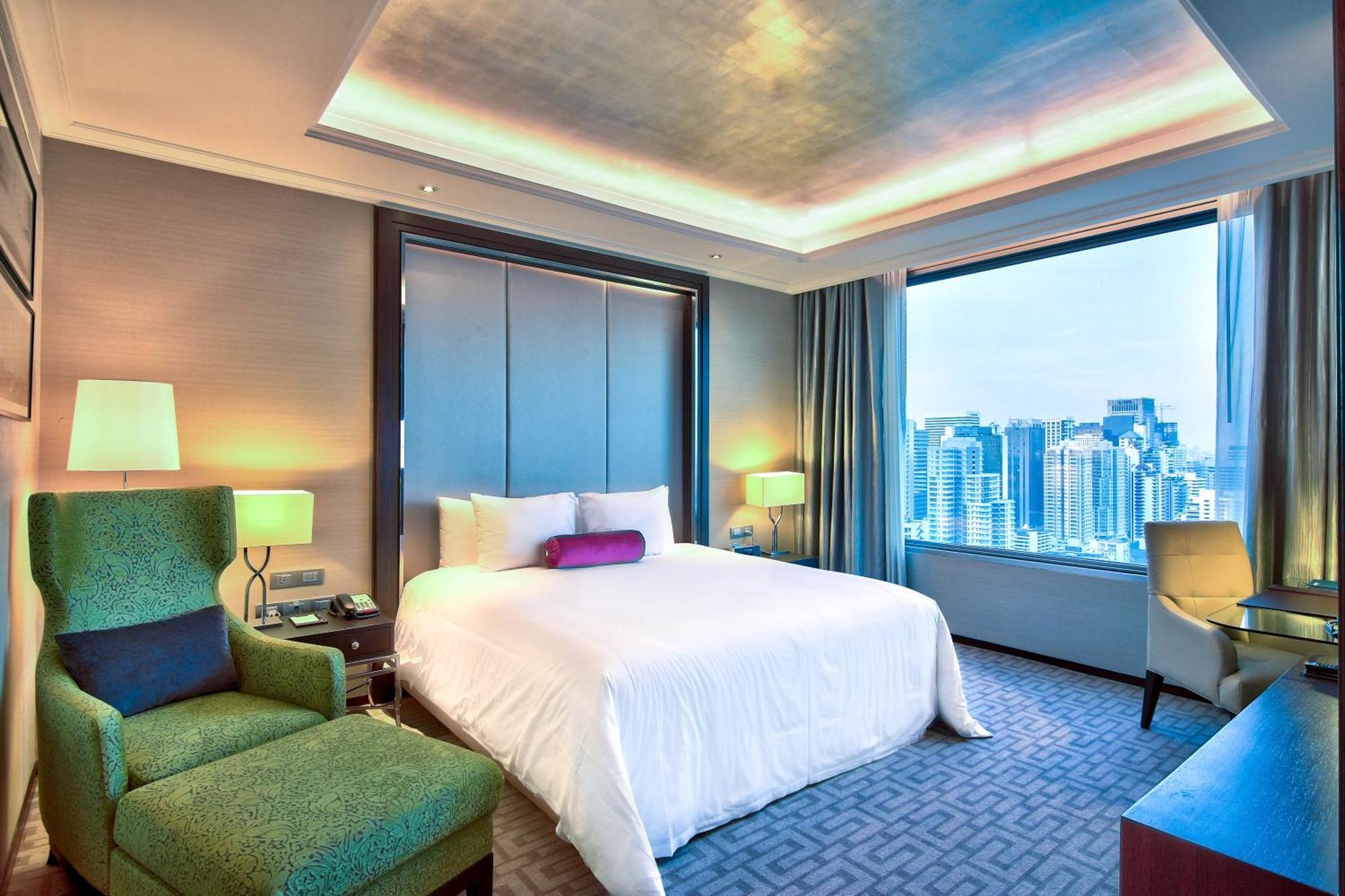 Radisson Blu Plaza Bangkok Hotel Exterior photo Deluxe Suite